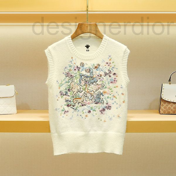 two piece dress designer home embroidery knitted vest 2022 autumn new women's wear round neck loose pullover sweater vest female, White
two piece dress designer home embroidery knitted vest 2022 autumn new women's wear round neck loose pullover sweater vest female, White