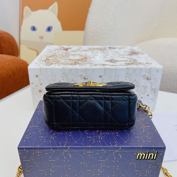 women's fashion brand designer mini shoulder messenger bag wedding date candy color leather metal buckle handbag
women's fashion brand designer mini shoulder messenger bag wedding date candy color leather metal buckle handbag