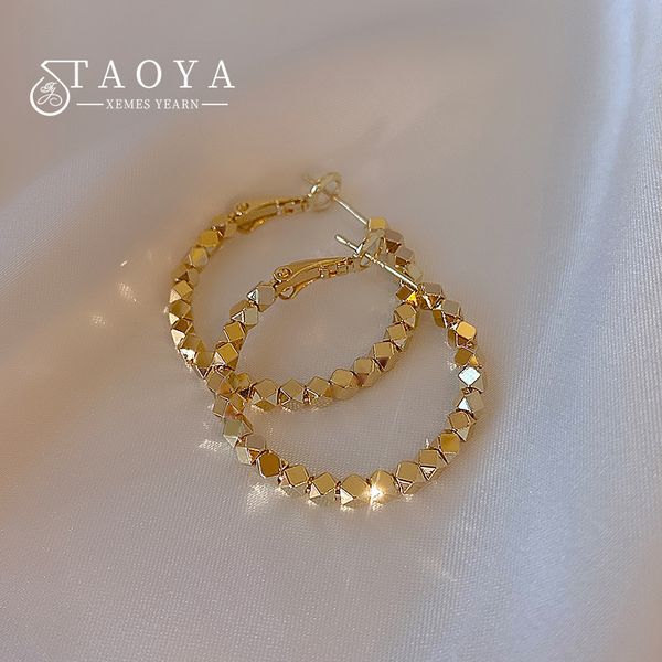 european and american simple golden particles hoop earrings 2022 fashion jewelry classic versatile accessories for women gift, Silver
european and american simple golden particles hoop earrings 2022 fashion jewelry classic versatile accessories for women gift, Silver