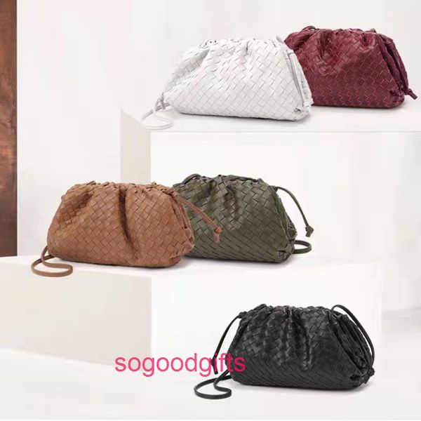 luxurys jodies designers bag crossbody bottegas bags venetas with the logo woven net red envelope female 2022 new foreign style cowhide clou
luxurys jodies designers bag crossbody bottegas bags venetas with the logo woven net red envelope female 2022 new foreign style cowhide clou