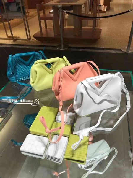 designer bags 2022 green cassette woven waist bag woven square tofu botegaass totes luxury chain vintage cassette pillow square dumpling p9s
designer bags 2022 green cassette woven waist bag woven square tofu botegaass totes luxury chain vintage cassette pillow square dumpling p9s