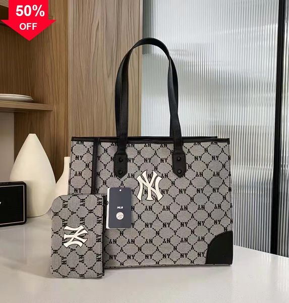designer evening bag new shoulder mini hand mlb tote bag canvas horizontal printed portable large capacity women's
designer evening bag new shoulder mini hand mlb tote bag canvas horizontal printed portable large capacity women's