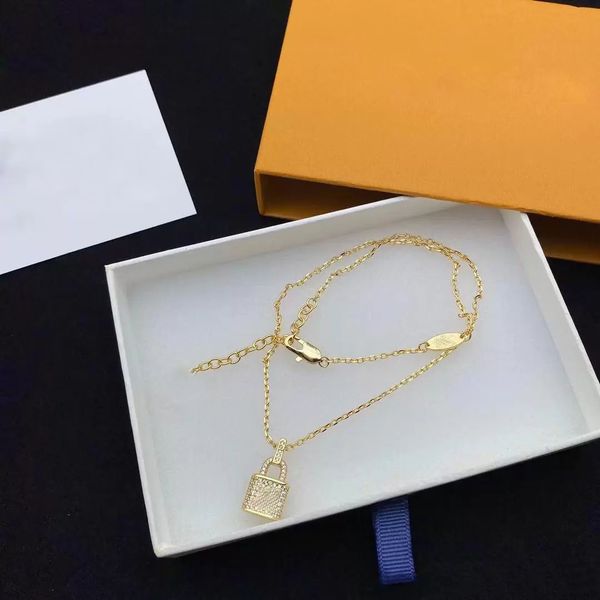 fashion designer selling chain necklaces lock shape products long style selection necklace for couple accessories with box, Silver
fashion designer selling chain necklaces lock shape products long style selection necklace for couple accessories with box, Silver
