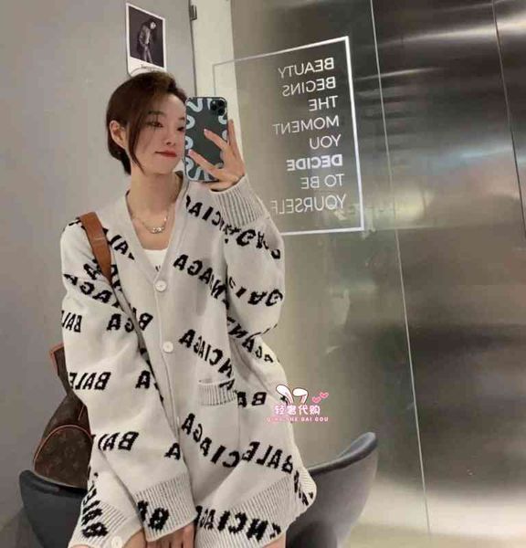 designer sweater men women senior classic leisure 22 new lettered full screen knitted cardigan coat men and women luxury, White;black
designer sweater men women senior classic leisure 22 new lettered full screen knitted cardigan coat men and women luxury, White;black