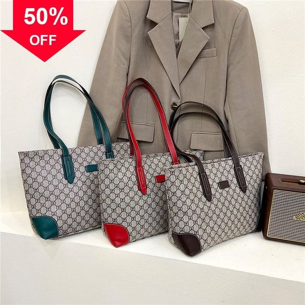 designer evening bag new shoulder mini hand high capacity tote women's autumn and winter printed hand fashion trend
designer evening bag new shoulder mini hand high capacity tote women's autumn and winter printed hand fashion trend