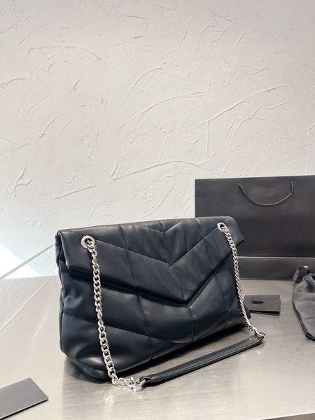 2022 new crossbody bag rhombic chain one shoulder cloud bag female fashion premium high capacity
2022 new crossbody bag rhombic chain one shoulder cloud bag female fashion premium high capacity
