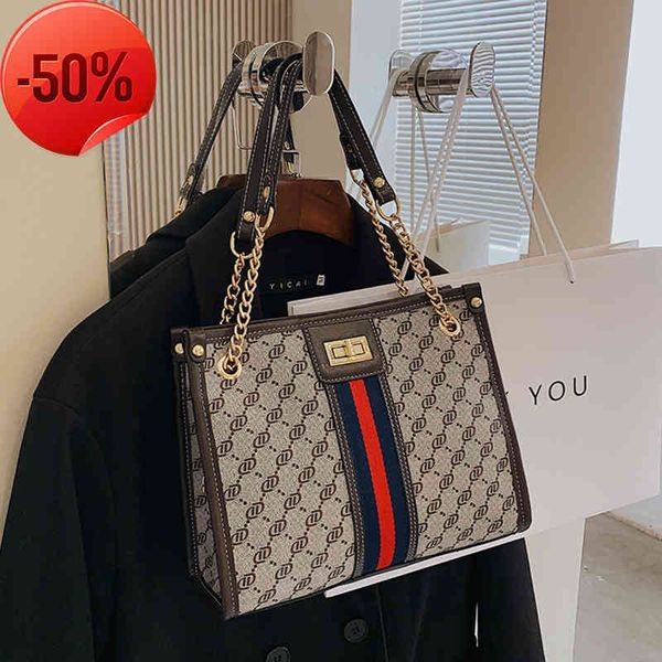 factory clearance specials 50% off designer evening bags 2022 wholale new model old flower women's autumn and high-capacity chain singl
factory clearance specials 50% off designer evening bags 2022 wholale new model old flower women's autumn and high-capacity chain singl