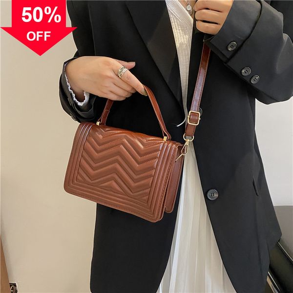 designer evening bag new shoulder mini hand women's 2022 fashion armpit simple and practical one small square
designer evening bag new shoulder mini hand women's 2022 fashion armpit simple and practical one small square