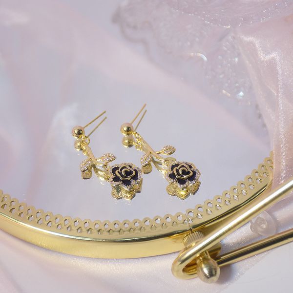 charm korea fashion jewelry rose black drop oil quality micro inlaid zircon long earrings for woman holiday daily elegnt earring 220920, Golden
charm korea fashion jewelry rose black drop oil quality micro inlaid zircon long earrings for woman holiday daily elegnt earring 220920, Golden
