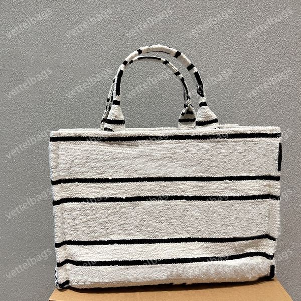 women totes bag luxury designer shoulder bags towel crossbody fashion handbags shopping tote wallet 2 sizes cross body large capacity handba
women totes bag luxury designer shoulder bags towel crossbody fashion handbags shopping tote wallet 2 sizes cross body large capacity handba