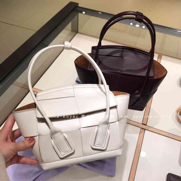 designer bags 2022 green cassette woven waist bag woven square tofu botegaass totes luxury chain vintage cassette pillow square dumpling qzz
designer bags 2022 green cassette woven waist bag woven square tofu botegaass totes luxury chain vintage cassette pillow square dumpling qzz