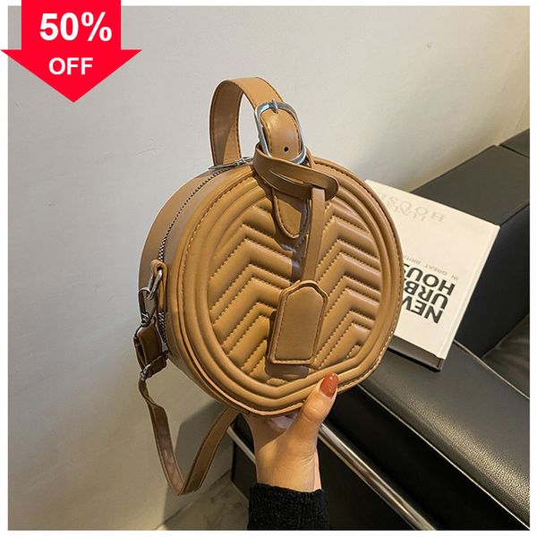 designer evening bag new shoulder mini hand cyber red new bag women's ins2021 fashion crossbody autumn and winter texture handheld roun
designer evening bag new shoulder mini hand cyber red new bag women's ins2021 fashion crossbody autumn and winter texture handheld roun