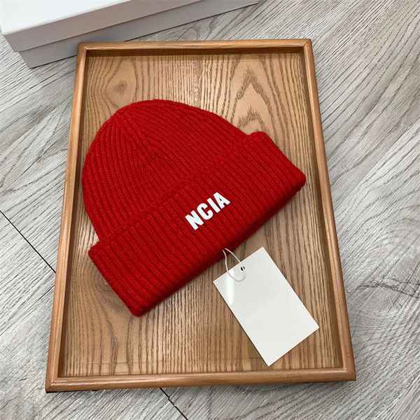 Designer Bonnet Beanie Beanie Winter Skull Hat Womens Men Knitted Cap Fashion Brand Cashmere Casual Caps High Quality Outdoor, Red
Designer Bonnet Beanie Beanie Winter Skull Hat Womens Men Knitted Cap Fashion Brand Cashmere Casual Caps High Quality Outdoor, Red