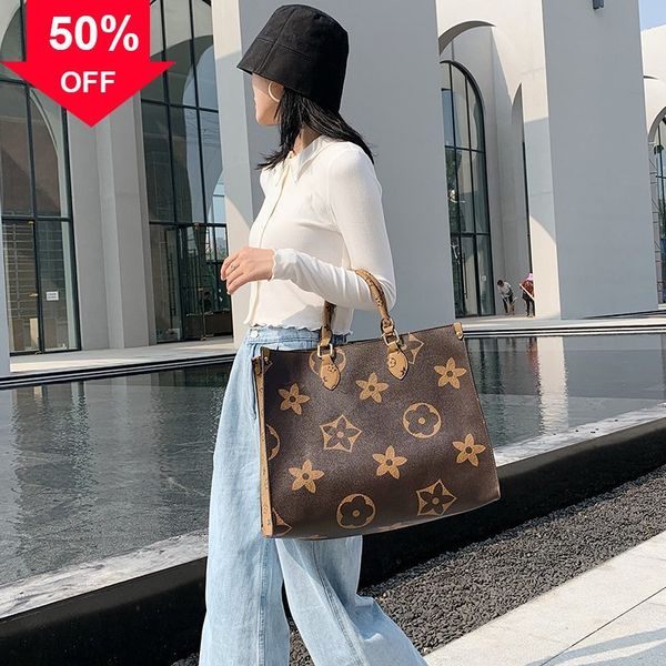 designer evening bag new shoulder mini hand bag women 2022 fashion old flower women's double-sided color shopping portable large tote
designer evening bag new shoulder mini hand bag women 2022 fashion old flower women's double-sided color shopping portable large tote