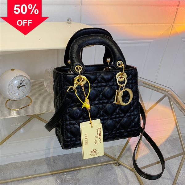 designer evening bag new shoulder mini hand soft leather women's autumn 2022 crossbody diana portable tote bag lingge
designer evening bag new shoulder mini hand soft leather women's autumn 2022 crossbody diana portable tote bag lingge