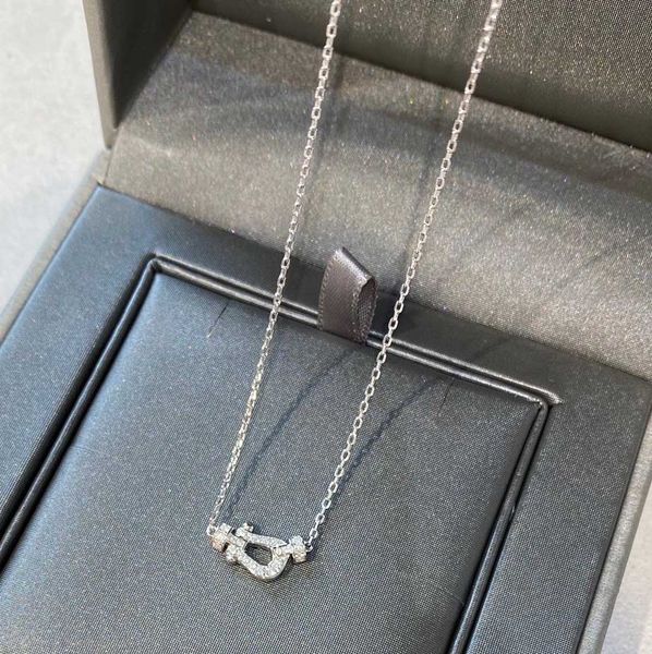 2023 v gold material charm pendant necklace and bracelet with platinum plated have stamp ps7245a, Golden
2023 v gold material charm pendant necklace and bracelet with platinum plated have stamp ps7245a, Golden
