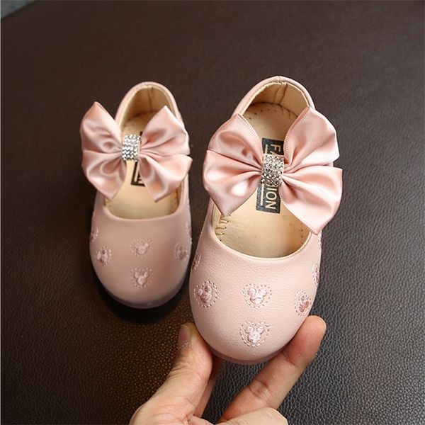 sneakers children pu leather shoes baby toddler kids flat cartoon embroidery bow fashion princess girl party dance 220920, Black;red
sneakers children pu leather shoes baby toddler kids flat cartoon embroidery bow fashion princess girl party dance 220920, Black;red