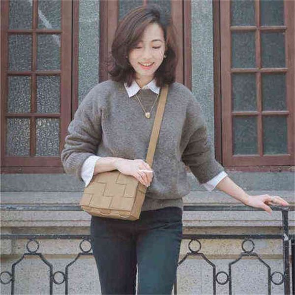 luxury women bottegass handbags venetas new woven hand pillow messenger women's leisure headcoat cow leather single shoulder
luxury women bottegass handbags venetas new woven hand pillow messenger women's leisure headcoat cow leather single shoulder