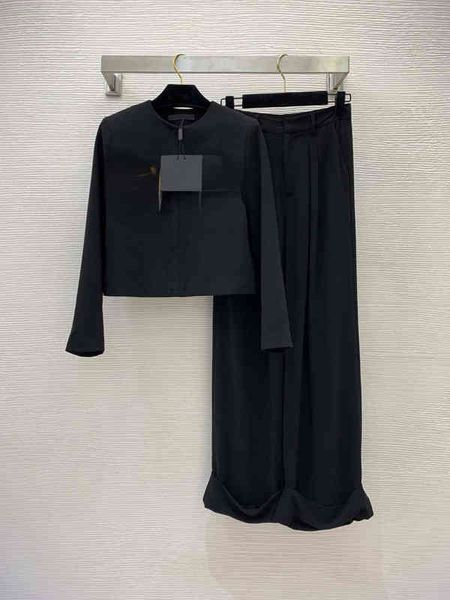 brand women's tracksuits early autumn new heavy industry embroidery round neck short coat with high waist slim collar wide leg pants se, Gray
brand women's tracksuits early autumn new heavy industry embroidery round neck short coat with high waist slim collar wide leg pants se, Gray