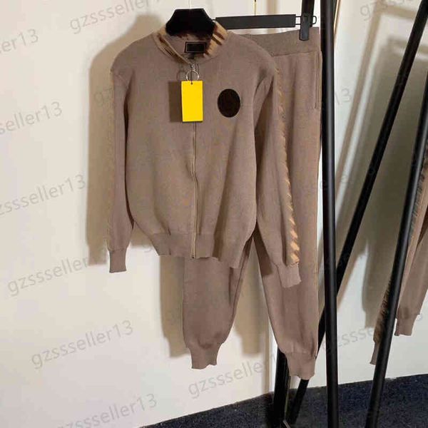 designer womens tracksuits letter logo print webbing two piece sets knitted cardigan zip-up jacket and elasticated waistband trousers joggin, Gray
designer womens tracksuits letter logo print webbing two piece sets knitted cardigan zip-up jacket and elasticated waistband trousers joggin, Gray