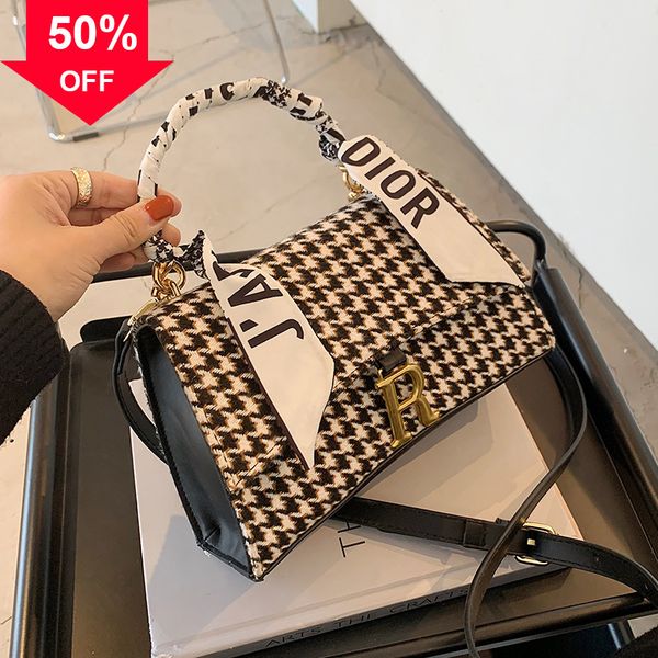 designer evening bag new shoulder mini hand dign sense women's autumn and winter fashion msenger net red portable small square
designer evening bag new shoulder mini hand dign sense women's autumn and winter fashion msenger net red portable small square