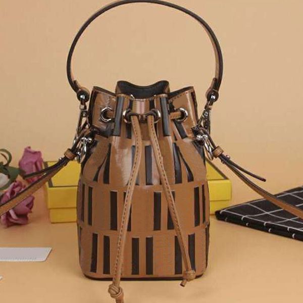 luxury saddle crossbody fends bags for womens multicolor handbag designer sling bag baguette tote shoulder purses woman 7a fashion wallet x2
luxury saddle crossbody fends bags for womens multicolor handbag designer sling bag baguette tote shoulder purses woman 7a fashion wallet x2