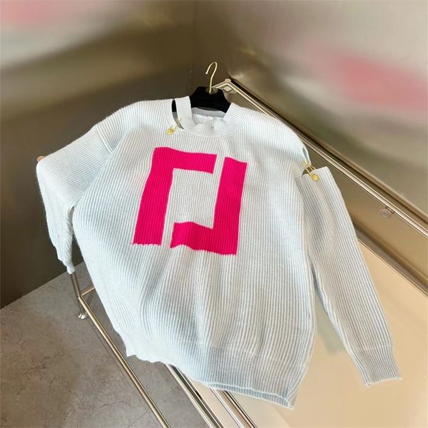 2023 new clothing winter high version early autumn collar split metal buckle design women's jacquard letter casual age reducing lazy sw, White;black
2023 new clothing winter high version early autumn collar split metal buckle design women's jacquard letter casual age reducing lazy sw, White;black
