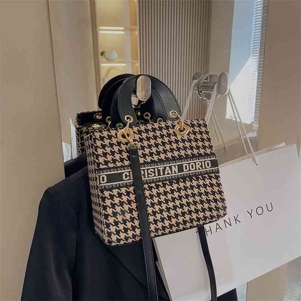 shoulder bags women's bags can be customized mixed batches temperament black and white lattice leisure factory direct sales 68% off
shoulder bags women's bags can be customized mixed batches temperament black and white lattice leisure factory direct sales 68% off