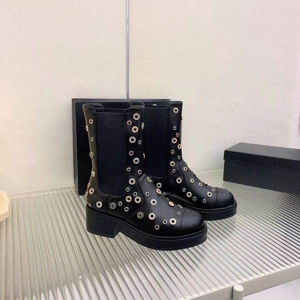 2022 new round head ankle boots all-over materialsnormcore & minimalist black and white dual-color hardware
2022 new round head ankle boots all-over materialsnormcore & minimalist black and white dual-color hardware