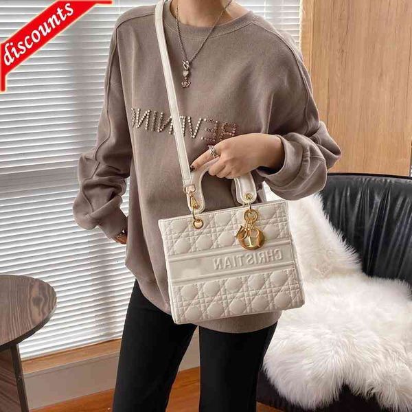 designer bags 2022 soft leather lingge single shoulder summer new fashion hand-held princess diana versatile casual texture crossbody women&
designer bags 2022 soft leather lingge single shoulder summer new fashion hand-held princess diana versatile casual texture crossbody women&