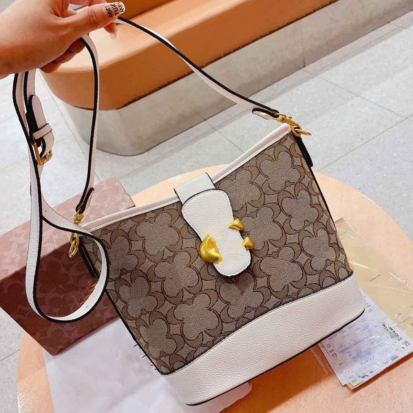 tote handbag designer bag fashion patchwork nylon flower shoulder bag luxury classic brand messenger bags large capacity wallet
tote handbag designer bag fashion patchwork nylon flower shoulder bag luxury classic brand messenger bags large capacity wallet