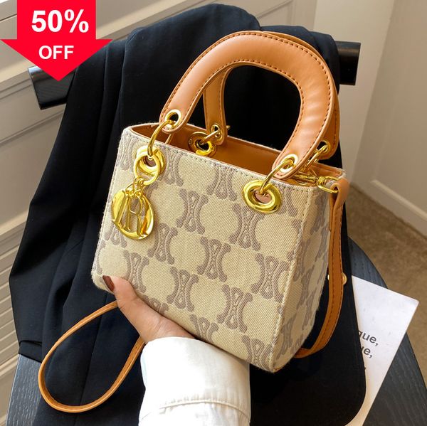 designer evening bag new shoulder mini hand year's popular small women's summer 2022 fabric portable fashion msenger diana trend
designer evening bag new shoulder mini hand year's popular small women's summer 2022 fabric portable fashion msenger diana trend