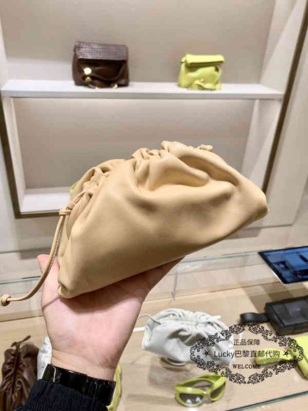 designer bags 2022 green cassette woven waist bag woven square tofu botegaass totes luxury chain vintage cassette pillow square dumpling yq6
designer bags 2022 green cassette woven waist bag woven square tofu botegaass totes luxury chain vintage cassette pillow square dumpling yq6