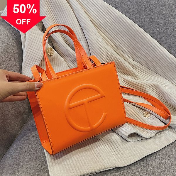 designer evening bag new shoulder mini hand family mini hand female 2022 letter msenger simple tote bag
designer evening bag new shoulder mini hand family mini hand female 2022 letter msenger simple tote bag