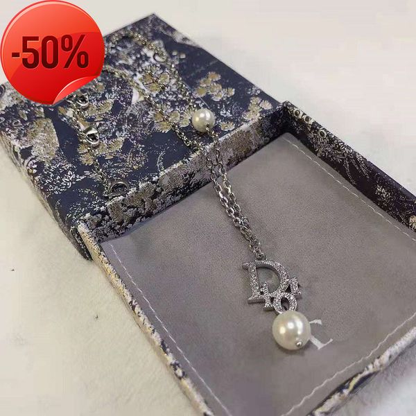 50% off factory clearance sale designer new brand jewelry necklace charm d letter clavicle chain, Silver
50% off factory clearance sale designer new brand jewelry necklace charm d letter clavicle chain, Silver