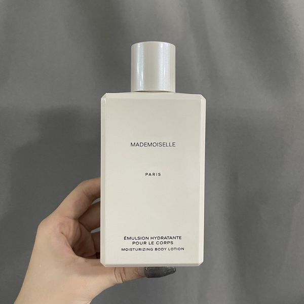 aaaaa bath sets pour la douche foaming shower gels 200ml emulsion hydrante moisturizing body lotion 200ml set gift for woman mademoiselle pa
aaaaa bath sets pour la douche foaming shower gels 200ml emulsion hydrante moisturizing body lotion 200ml set gift for woman mademoiselle pa