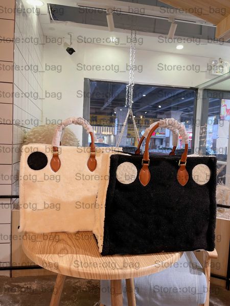 22ss winter onthego gm teddy large capacity bag black white women crossbody pattern wool flower casual tote shopping luxurys designers bags
22ss winter onthego gm teddy large capacity bag black white women crossbody pattern wool flower casual tote shopping luxurys designers bags