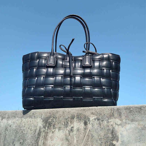 designer women bottegass handbags venetas tote women's large capacity soft leather woven hand-held one shoulder commuter 2022 new fashi
designer women bottegass handbags venetas tote women's large capacity soft leather woven hand-held one shoulder commuter 2022 new fashi