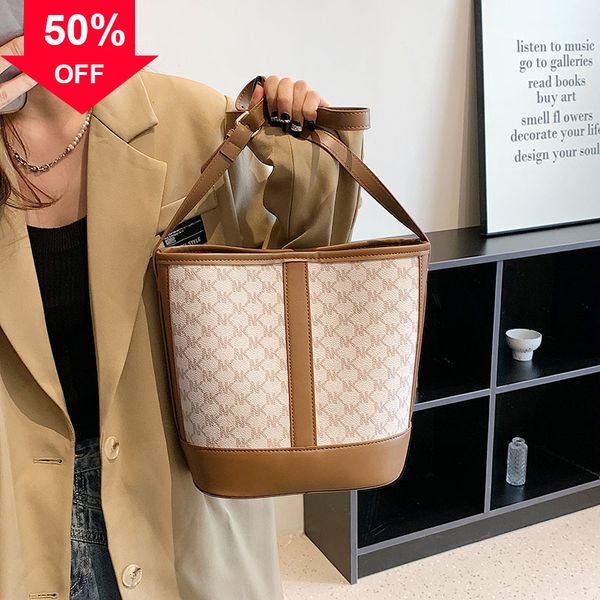 designer evening bag new shoulder mini hand large capacity bucket steamed stuffed bun mother triumphal arch old flower crossbody texture fas
designer evening bag new shoulder mini hand large capacity bucket steamed stuffed bun mother triumphal arch old flower crossbody texture fas