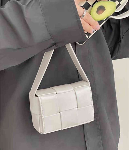 designer bags 2022 green cassette woven waist bag woven square tofu botegaass totes luxury chain vintage cassette pillow square dumpling syt
designer bags 2022 green cassette woven waist bag woven square tofu botegaass totes luxury chain vintage cassette pillow square dumpling syt