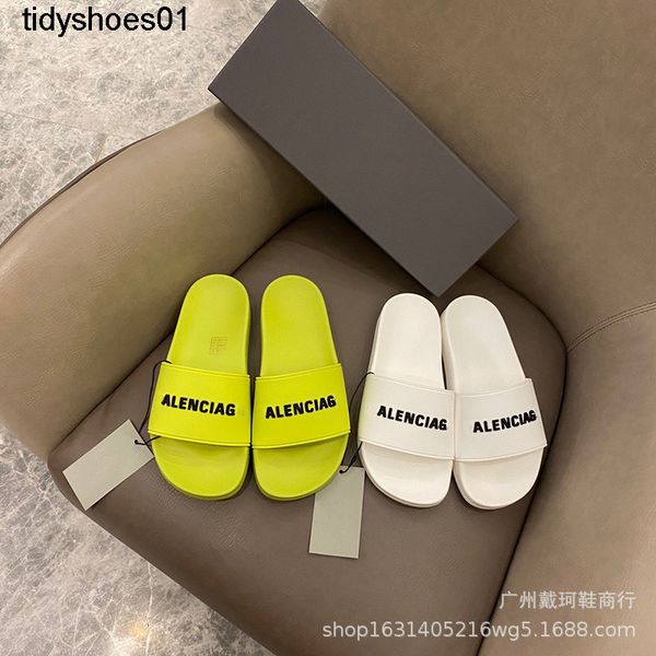 burbrerys slippers men wear trendy outdoor anti-skid waterproof flip flops in summer, Black
burbrerys slippers men wear trendy outdoor anti-skid waterproof flip flops in summer, Black