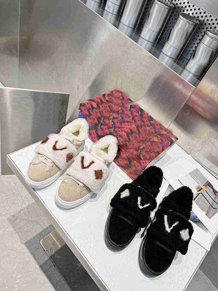 designer thermal boots lacquered canvas sneakers black beige branded fluffy shearling boots 2022 new adjustable lace box sizes 35-41
designer thermal boots lacquered canvas sneakers black beige branded fluffy shearling boots 2022 new adjustable lace box sizes 35-41