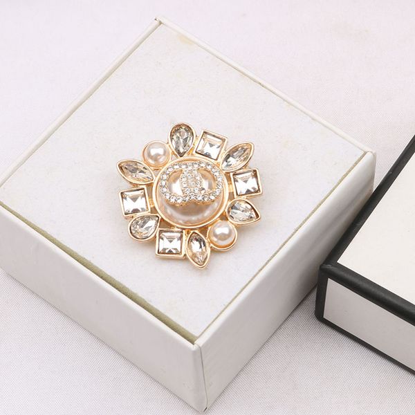 luxury women designer brand letter brooches 18k gold plated inlay crystal rhinestone jewelry brooch letters flower pearl round pin marry wed, Gray
luxury women designer brand letter brooches 18k gold plated inlay crystal rhinestone jewelry brooch letters flower pearl round pin marry wed, Gray