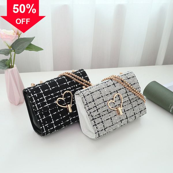 designer evening bag new shoulder mini hand popular embroidered thread texture women's 2022 lingge simple msenger bag hand carrying sma
designer evening bag new shoulder mini hand popular embroidered thread texture women's 2022 lingge simple msenger bag hand carrying sma