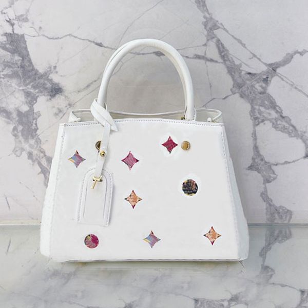 tote beach bag crossbody shoulder bags handtaschen women handbags colored floral embossed letters large capacity pocket hook hardware leathe
tote beach bag crossbody shoulder bags handtaschen women handbags colored floral embossed letters large capacity pocket hook hardware leathe