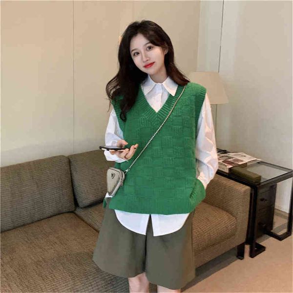 women's sweaters fashion women green knitted vest 2021 spring autumn korean outer sweater stacking sleeveless vest solid loose female p, White;black
women's sweaters fashion women green knitted vest 2021 spring autumn korean outer sweater stacking sleeveless vest solid loose female p, White;black