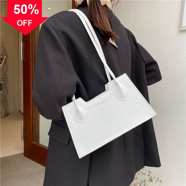 designer evening bag new shoulder mini hand fashion crocodile pattern hand-held 2022 women's popular simple large capacity one trend
designer evening bag new shoulder mini hand fashion crocodile pattern hand-held 2022 women's popular simple large capacity one trend