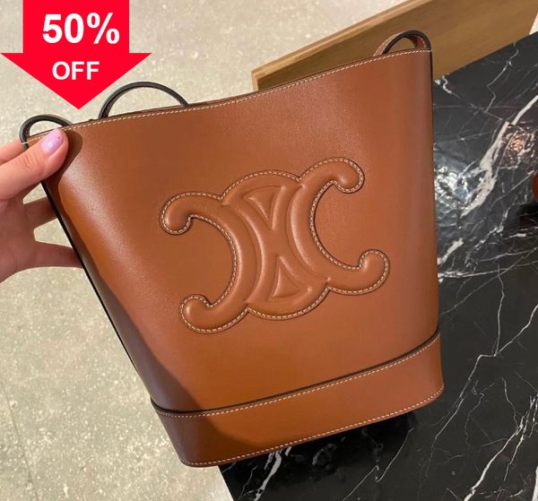 designer evening bag new shoulder mini hand lisa's triumphal arch leather bucket autumn and winter fashion high-capacity msenger women&
designer evening bag new shoulder mini hand lisa's triumphal arch leather bucket autumn and winter fashion high-capacity msenger women&