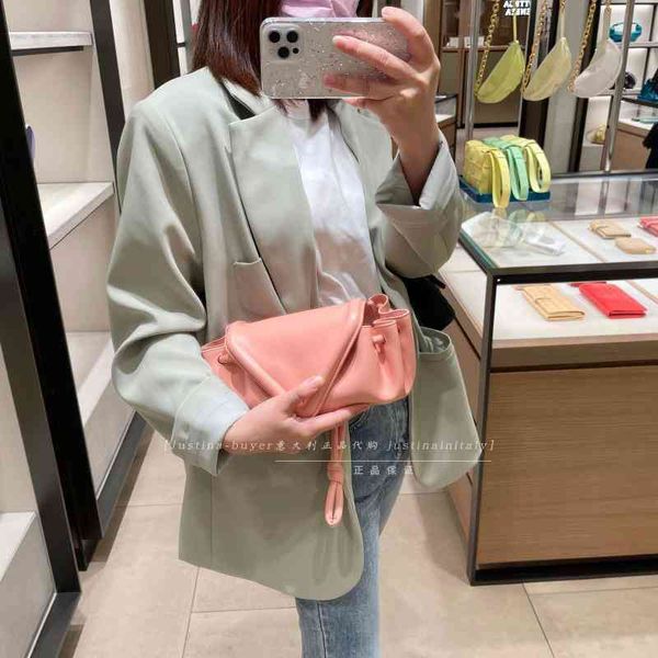 designer bags 2022 green cassette woven waist bag woven square tofu botegaass totes luxury chain vintage cassette pillow square dumpling vtt
designer bags 2022 green cassette woven waist bag woven square tofu botegaass totes luxury chain vintage cassette pillow square dumpling vtt