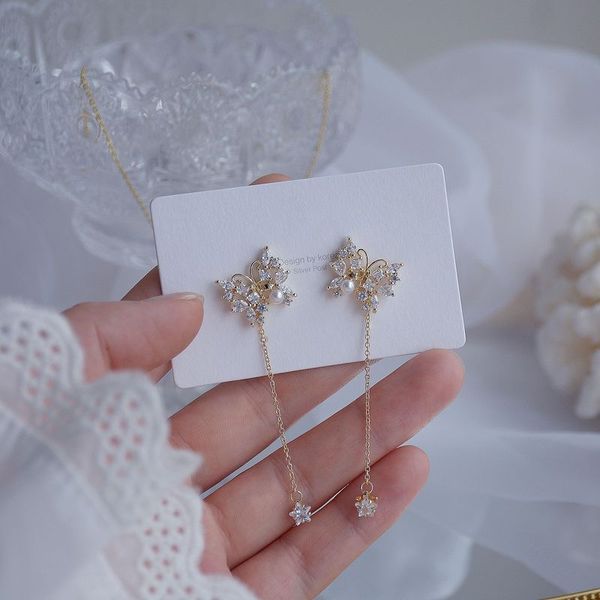 charm 14k real gold plated fashion jewelry hollow crystal butterfly exquisite stud earrings for woman holiday party elegant earring 220920, Golden
charm 14k real gold plated fashion jewelry hollow crystal butterfly exquisite stud earrings for woman holiday party elegant earring 220920, Golden